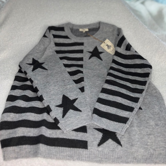 NWT EASEL SWEATER - Picture 2 of 10